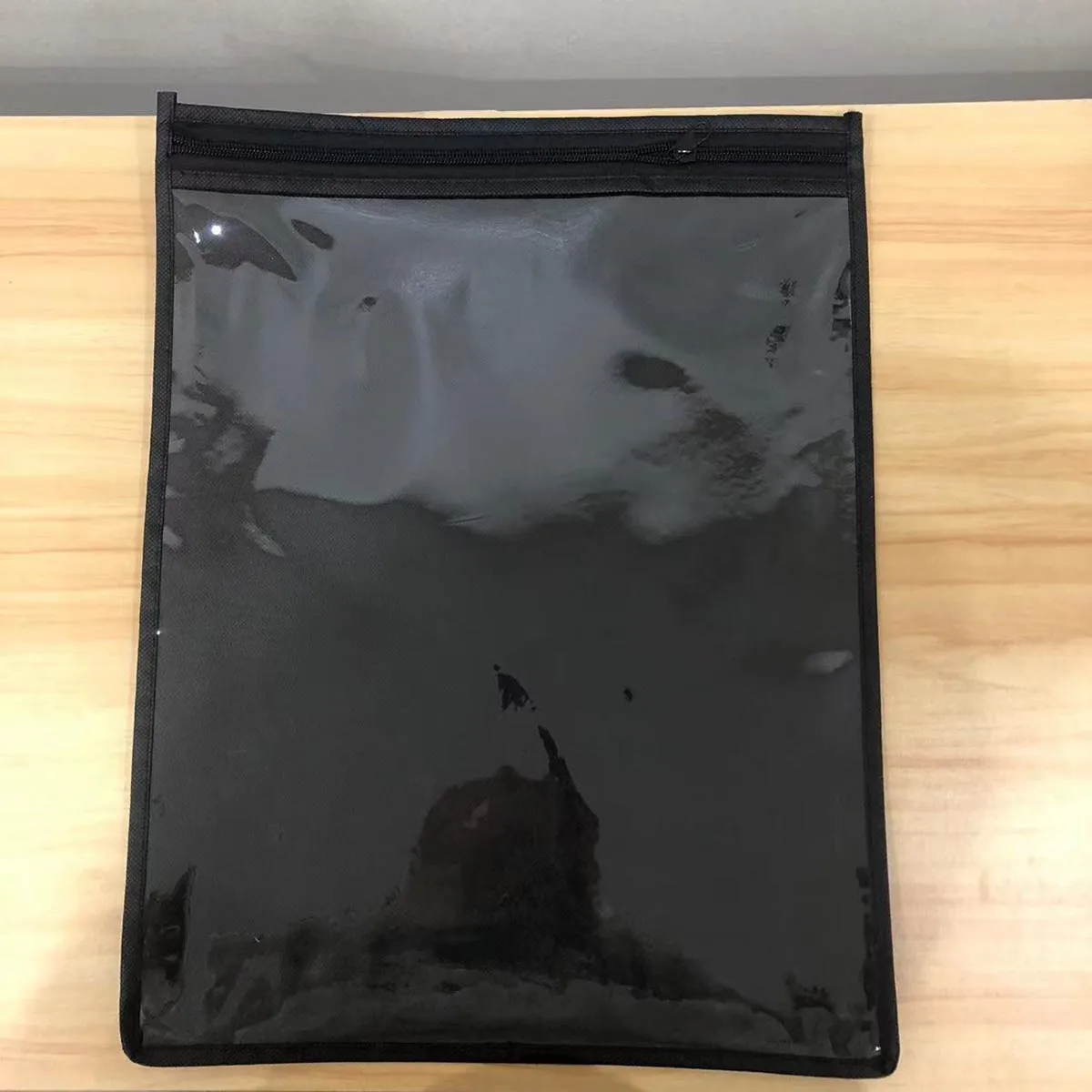 Laminiertes Vliesstofftasche mit transparentem Frontpanel | Faltbar & Wiederverwendbar | Für Bekleidungs- und Schuhverpackung | Individueller Logo-Druck KY-NB22081001-4